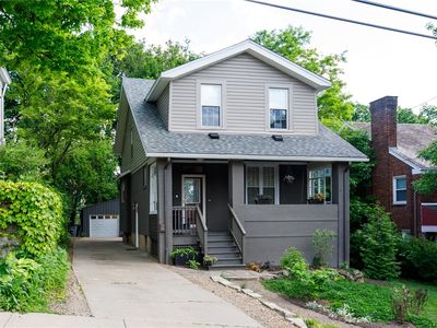 121 Academy Ave