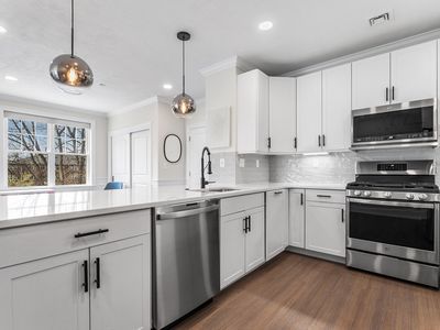 320 Middlesex Ave #B209