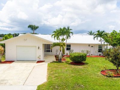 842 SE Thornhill Drive