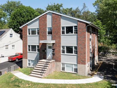275 Grand Ave