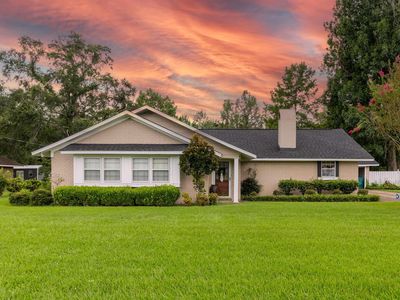 218 Robinhood Ln