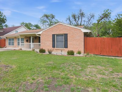 4216 Selkirk Dr W