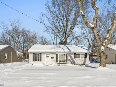 Property at 246 Kempton Dr, Berea, OH