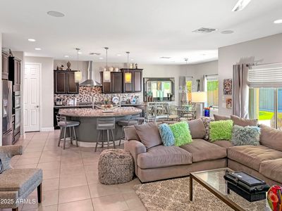 3848 N Huntington Dr