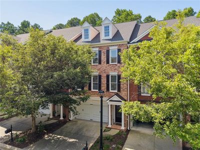 4305 Village Green Dr