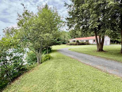 80 River Dr