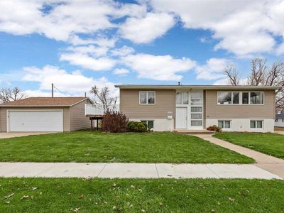 2200 Country Club Dr