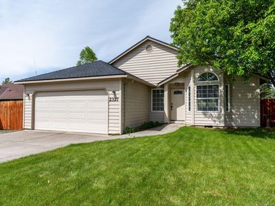 2327 NE Moonlight Dr