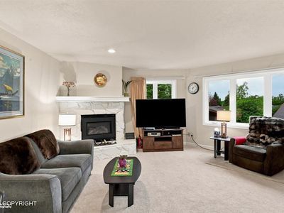 347 Dailey Ave #2A