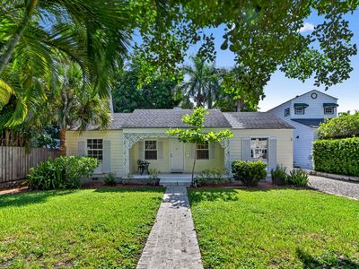53 Palm Square