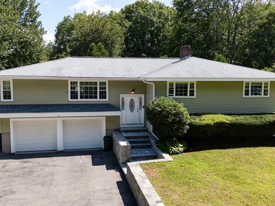 31 Lakeshore Dr