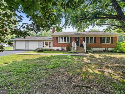 28 Lyric Dr
