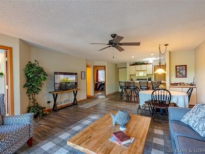 98 Jonathan Dr #2E