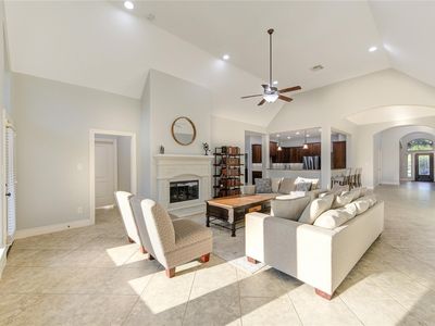 2914 Legend Hill Dr