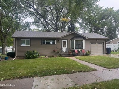 1325 N Maple