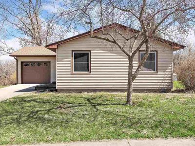 1564 Prairie Du Chien Rd