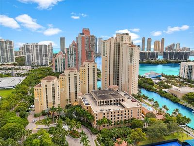 3340 NE 190th St APT 204