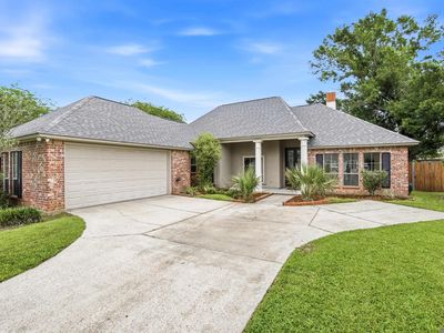 Property at 13088 Dutchtown Lakes Dr, Geismar, LA