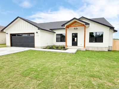 1206 DEVINE DR