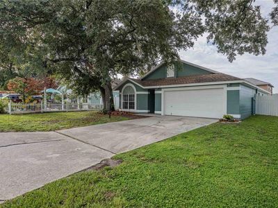 1695 LAKESIDE DRIVE