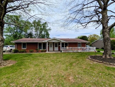 3720 Camelot Ln