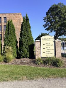 9002 W Lisbon AVENUE #109