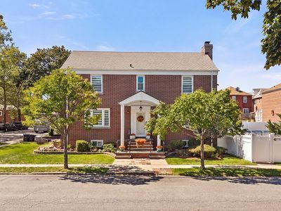 2053 Van Hoesen Ave