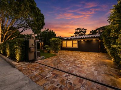 1110 SW 18TH Court