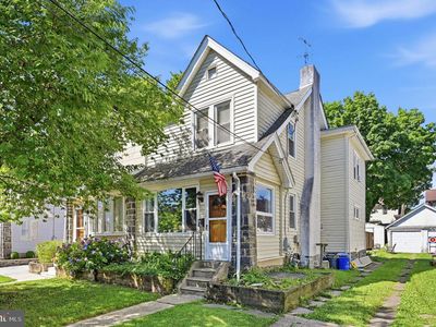 Property at 152 Shelbourne Rd, Havertown, PA