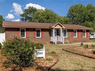 1945 Wayne Ln