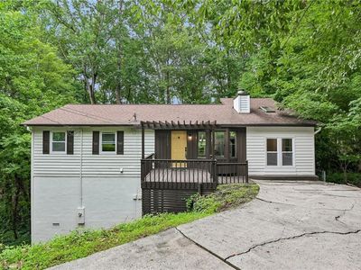 2272 Vistamont Dr