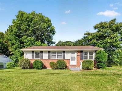 2546 Rosemary Dr