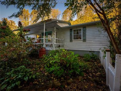 Property at 103 Chestnut Dr, Peytona, WV