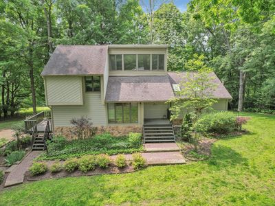 211 Pembroke Ln