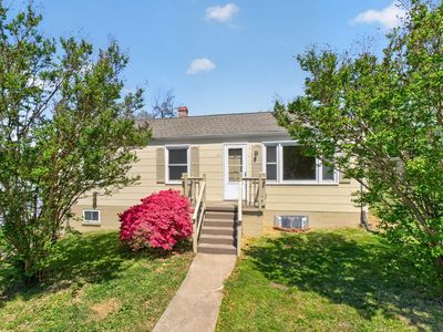 511 Stonehenge Ave