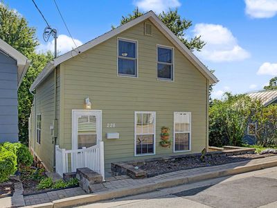 228 Poplar Ave