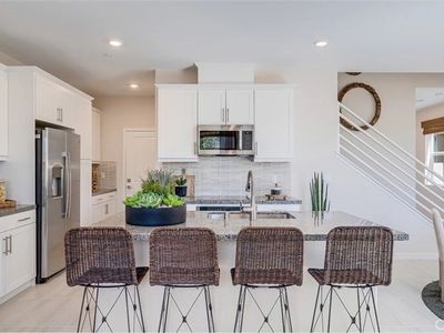 2605 E Hyde Paseo