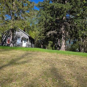 300 Evergreen St