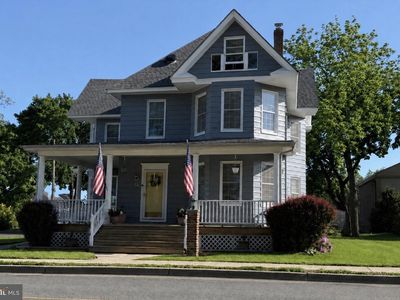 54 W Main St