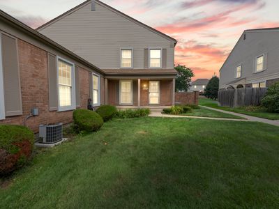 23697 Stonehenge Blvd