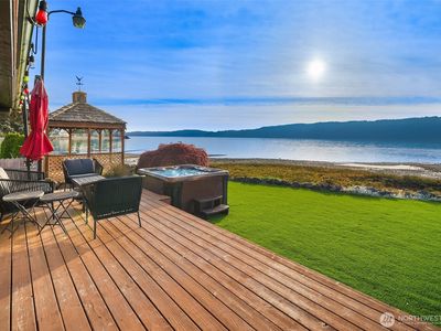 26190 N Highway 101