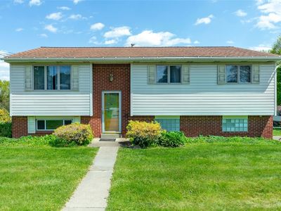 Property at 102 Kenneth Dr, Delmont, PA