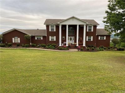 3 Bluff Dr