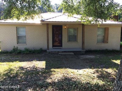 8998 Collinsville Rd