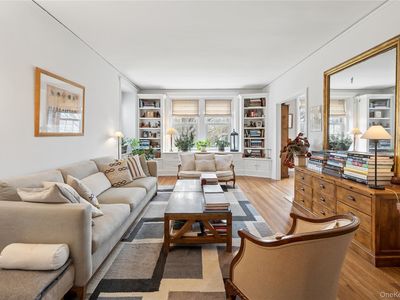 9 Tanglewylde Avenue #4B