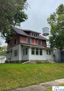 214 Broadway St