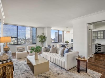 15 Greenway Plz Unit 12D