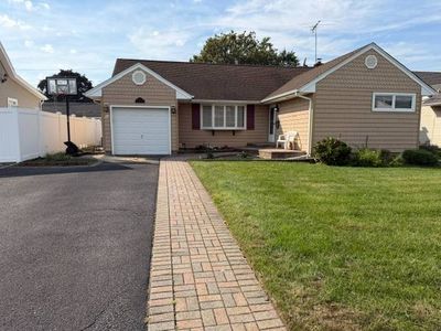 1076 Huckleberry Rd