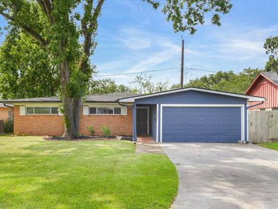 1865 Dolphin Dr