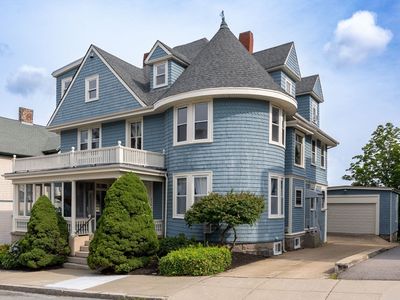 330 Lincoln Ave